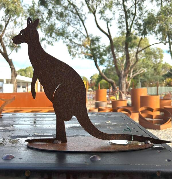 Kangaroo Stand
