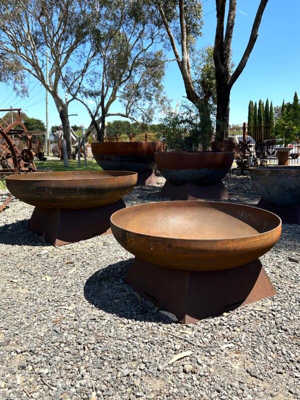 Contemporary Shallow Bowl Fire Pit 3