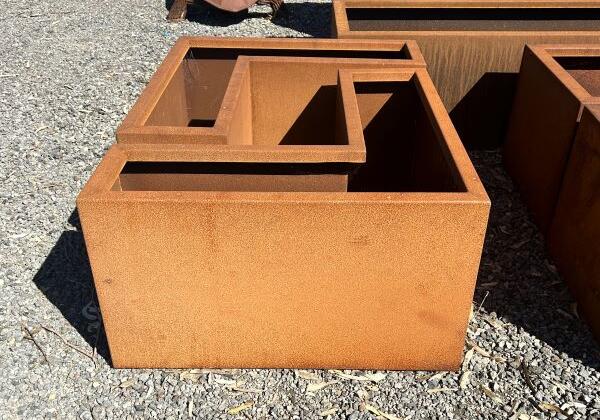 Corten Raised Garden Beds - Corner